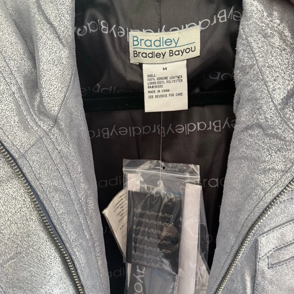 Bradley Bayou Silver Leather Jacket NWT size Medium - Picture 9 of 9